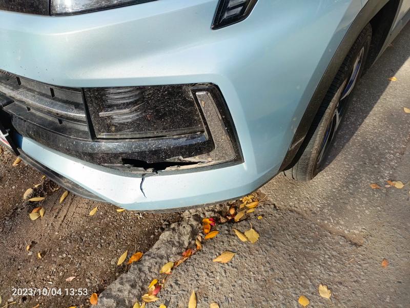 Подросток в Нижнекамске попал под «Москвич 3» и угодил в больницу