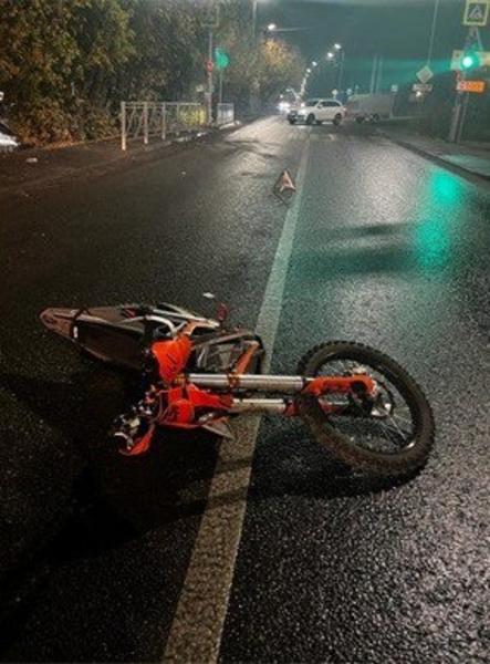 Недавно получивший права 19-летний водитель опрокинулся на питбайке в Казани