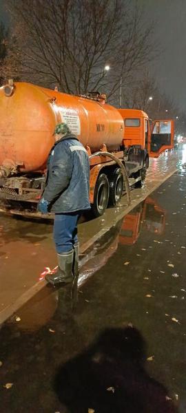 Дорожники вышли на ликвидацию последний ливня в Нижнекамске