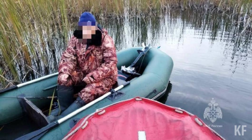 В Татарстане спасли заблудившегося в камышах рыбака В Татарстане спасли заблудившегося в камышах рыбака