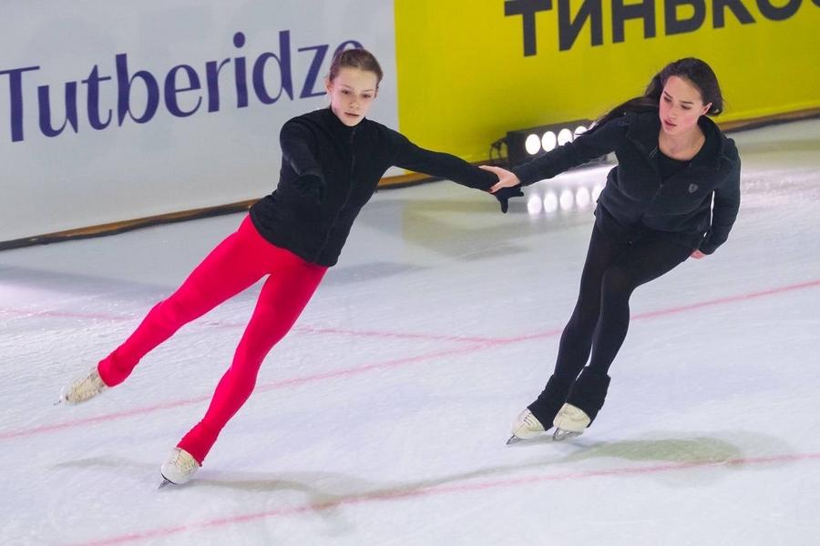 Школа фигурного катания олимпийской чемпионки – очередной мерч Алины Загитовой Школа фигурного катания олимпийской чемпионки – очередной мерч Алины Загитовой