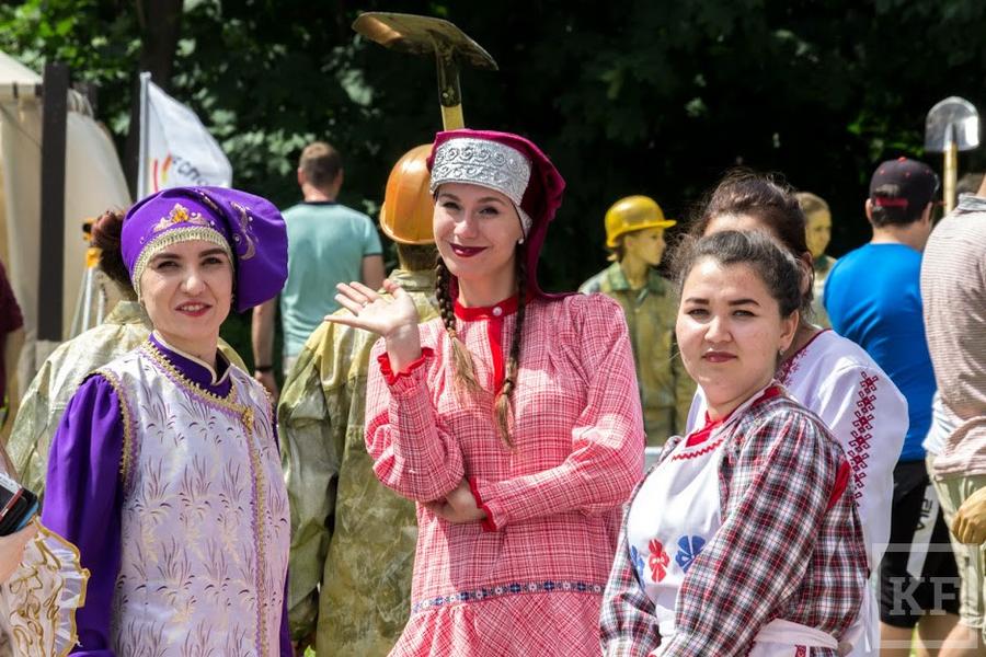Фестиваль «Мозаика культур»: парад национальных костюмов, этномаркет и ярмарка ремесел