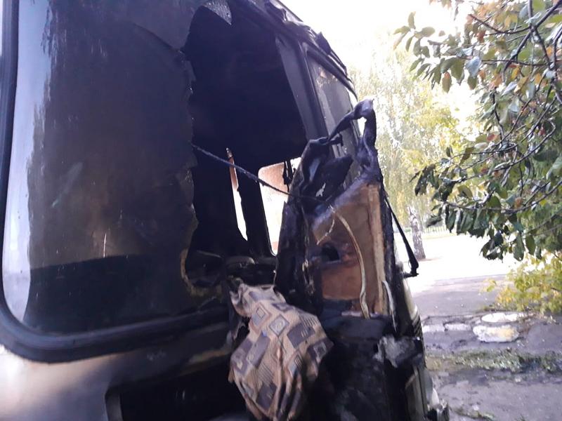 За несколько часов в Нижнекамске горели автобус и иномарка