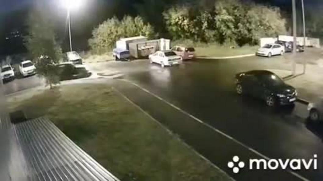 В Казани водитель устроил ДТП на парковке и скрылся