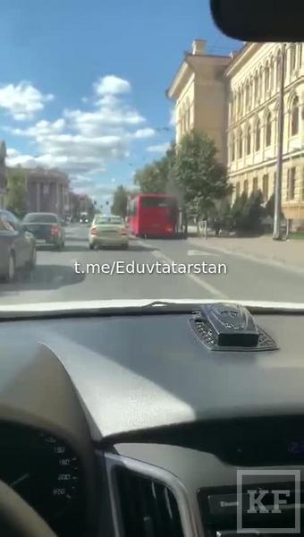 Водитель спасший пассажиров из горящего автобуса в Казани, отказался считать себя героем