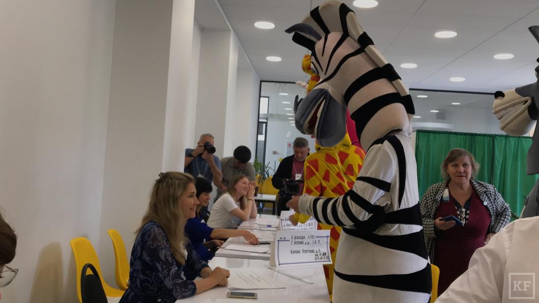 Осел, жираф, зебра и единорог проголосовали на выборах в Госсовет