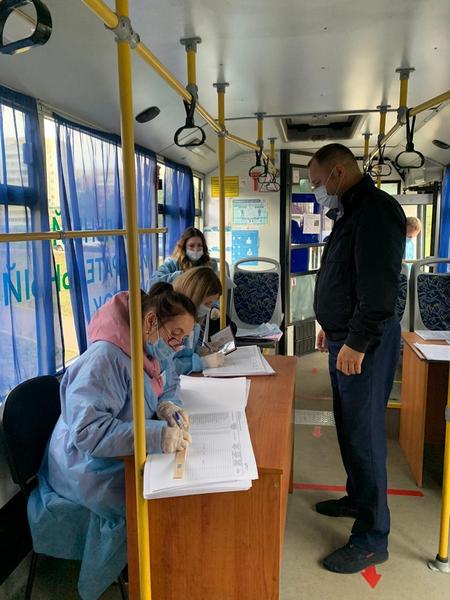 В Альметьевске заработали 7 мобильных площадок для голосования В Альметьевске заработали 7 мобильных площадок для голосования