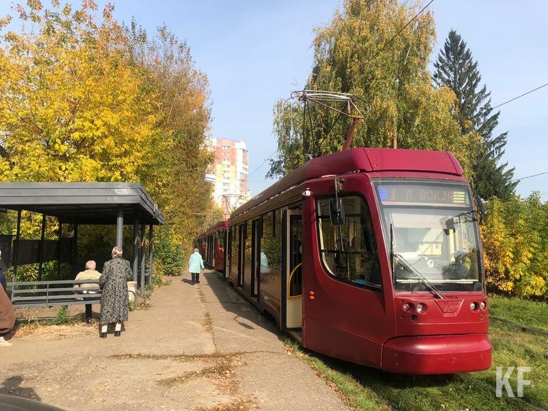 В Авиастроительном районе трамваи встали из-за пассажира, которому стало плохо