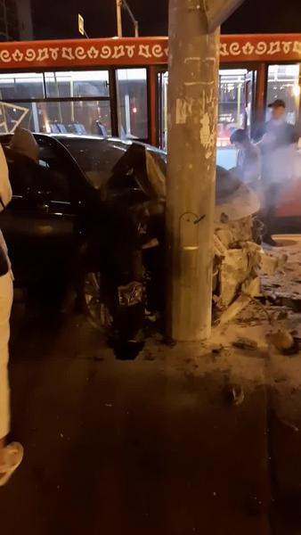 В серьезное ДТП в Казани попали автобус и две иномарки