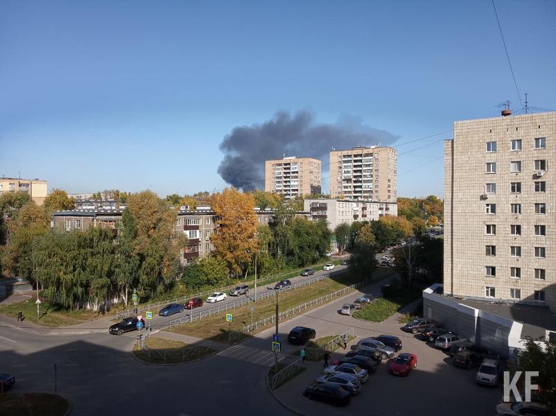 В Казани горят склады вблизи завода «Элекон»