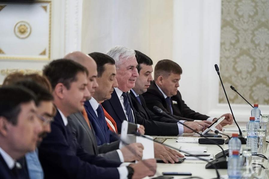 «Есть риск в угоду пестроте различных политических сил разрушить управляемость» «Есть риск в угоду пестроте различных политических сил разрушить управляемость»