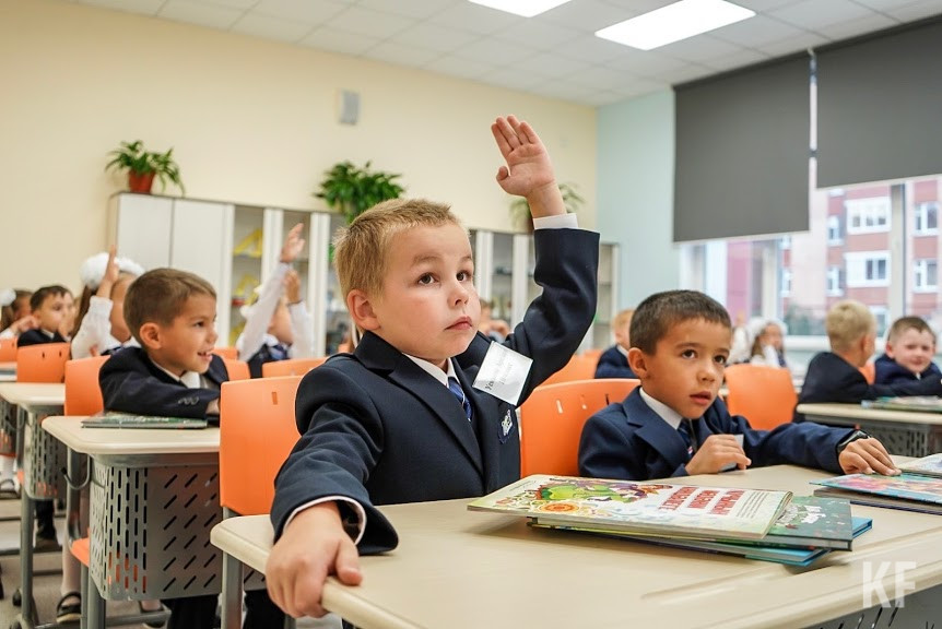 «Скорость интернета вашего телефона в три-четыре раза выше, чем была в школе на 100-200 человек»