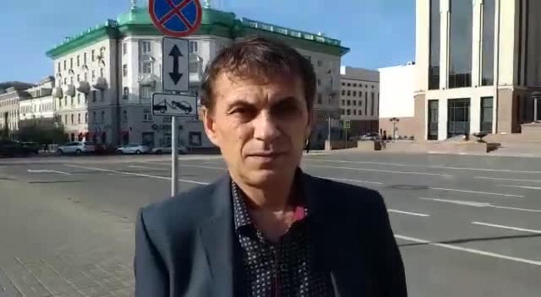 Отец, защищающий дочерей от педофила, провел пикет в Казани