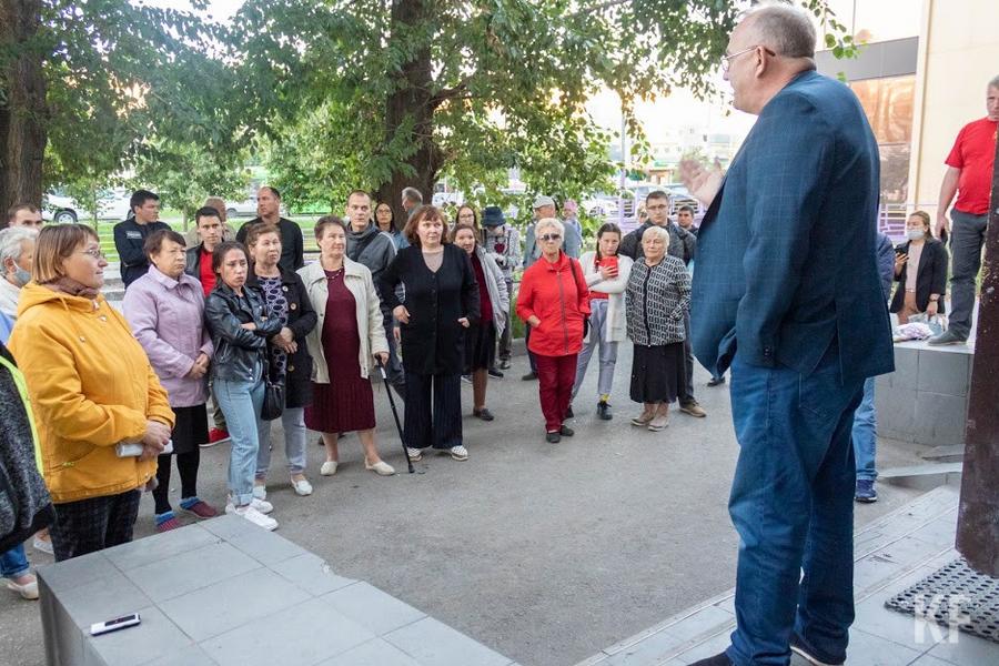 Вонь, гнилые трубы и крысы: казанцы почти год ждут ремонта дома, который пострадал от пожара