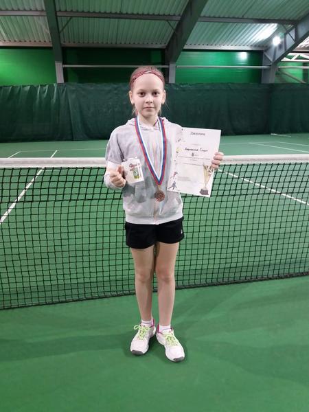 В Казани перспективных теннисистов выгнали на улицу