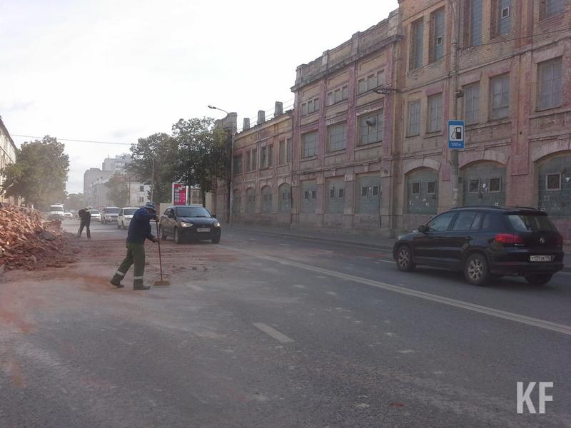 Из-за обрушения здания «Сантехприбора» в Казани образовалась пробка на 1,5 км