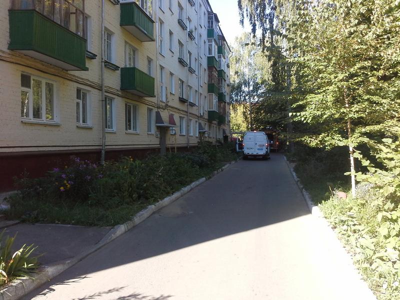 Спасатели вытащили из сгоревшей квартиры 72-летнего пенсионера