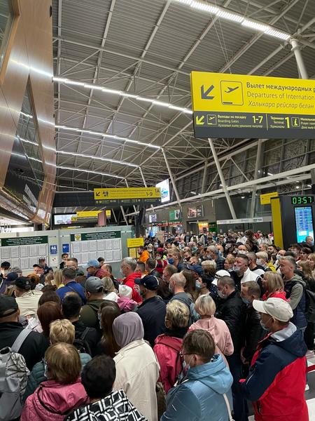 Более 200 человек полсуток ждут рейс в Турцию в казанском аэропорту