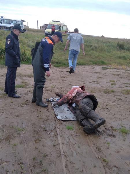 В Татарстане спасли рыбака, который застрял в иле на Каме и не мог выбраться В Татарстане спасли рыбака, который застрял в иле на Каме и не мог выбраться