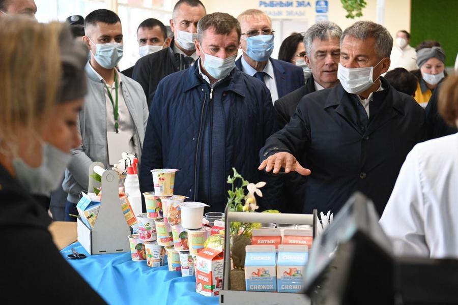 Рустам Минниханов побывал в нижнекамском «ЭкоАгроПарке»