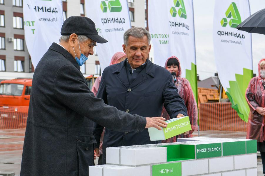 «Адымнар», новый детский сад и спортзал «Ирбис»: что досталось альметьевцам после Дня нефтяника «Адымнар», новый детский сад и спортзал «Ирбис»: что досталось альметьевцам после Дня нефтяника