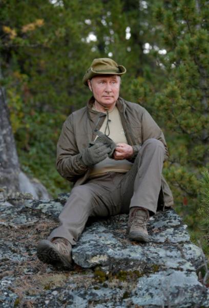 Опубликованы кадры отдыха Путина и Шойгу в Сибири