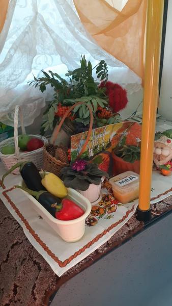 Троллейбус с «дарами осени» запустили в Казани по 7-му маршруту