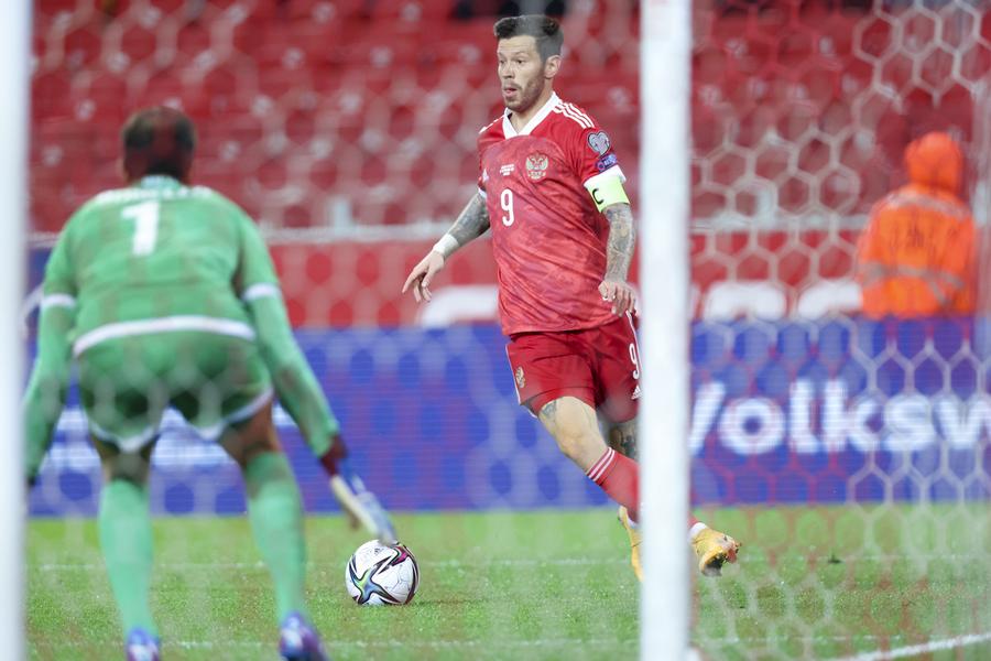 Результат есть, игры нет: как Валерий Карпин стартовал в сборной России