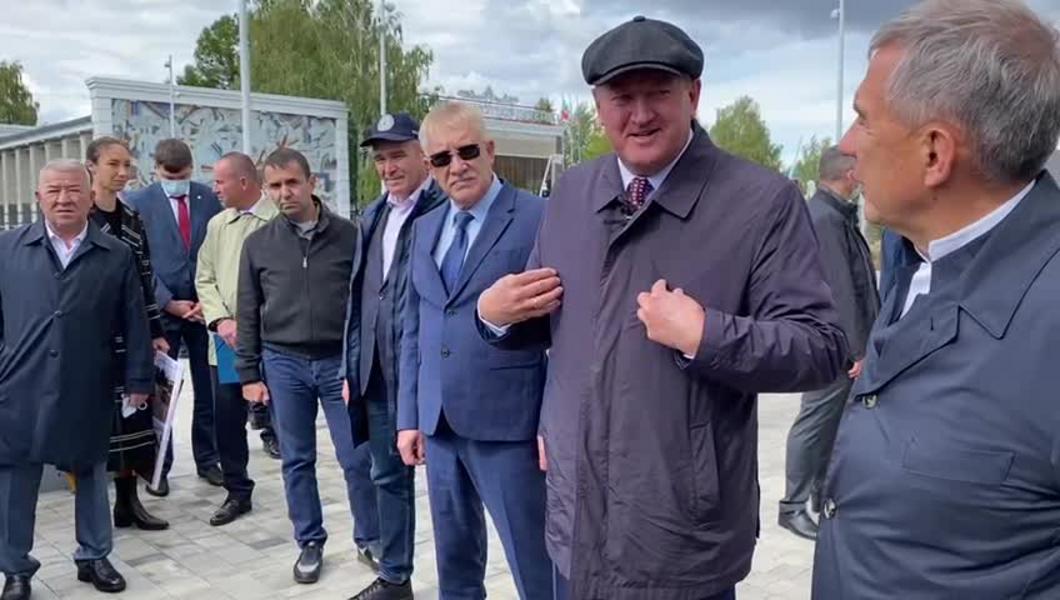 Минниханов проверил, как благоустроили площадь около заинского Дома культуры