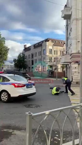 После поручения Бастрыкина возбудили уголовное дело на водителя «Мерседеса», сбившего автоинспектора в Казани