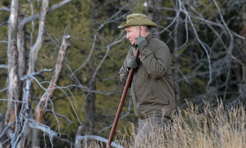 Опубликованы кадры отдыха Путина и Шойгу в Сибири