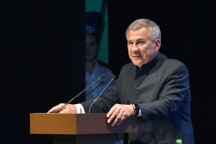 Рустам Минниханов: Нас волнует сохранение языка Рустам Минниханов: Нас волнует сохранение языка