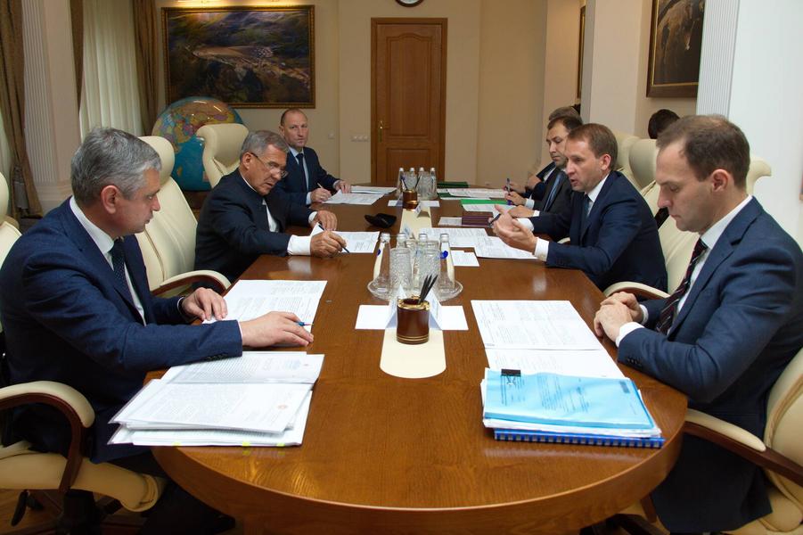 Минниханов обсудил с главой Минприроды России оздоровление Волги и модернизацию очистных в Казани