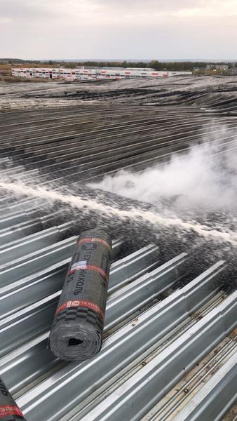 Рабочие строящегося промпарка компании «Технология НК» пытались потушить огонь сами