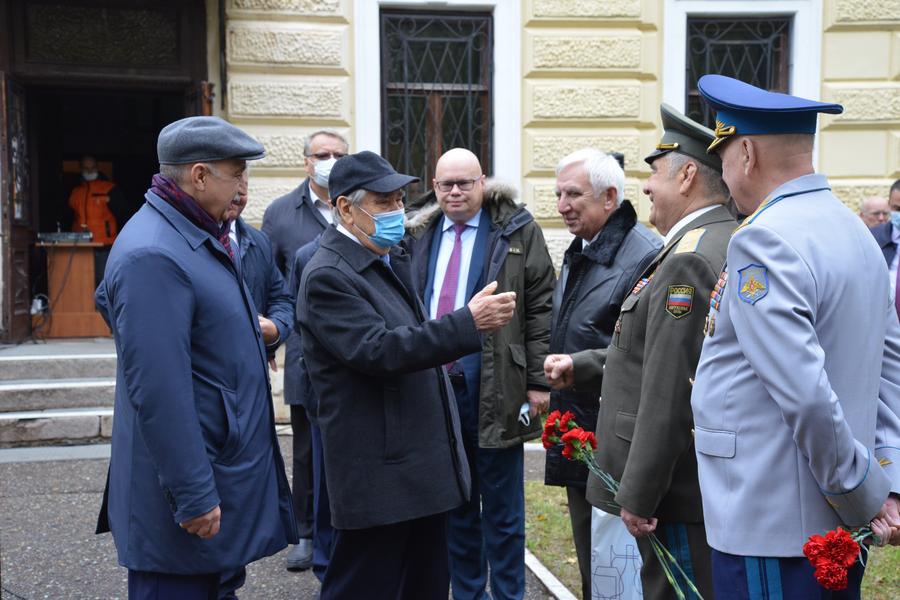 Шаймиев принял участие в открытии памятника основателям Астрономической обсерватории КФУ