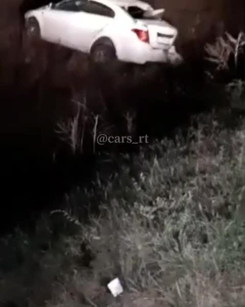 В Бугульминском районе погиб пассажир вылетевшей с трассы легковушки