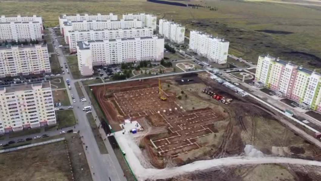 Рустам Минниханов дал начало строительству лицея и детского сада в Нижнекамске