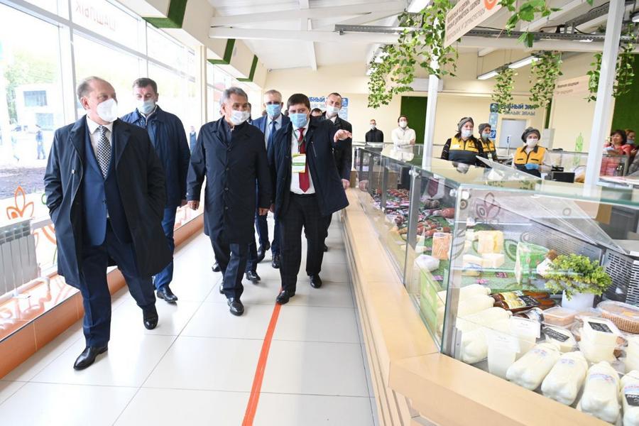 Рустам Минниханов побывал в нижнекамском «ЭкоАгроПарке»