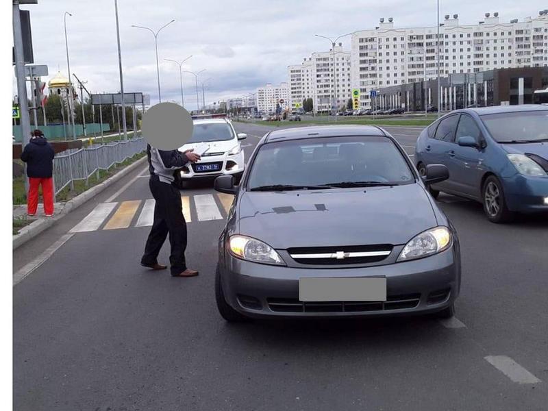 Двухлетний малыш попал под колеса легковушки в Нижнекамске