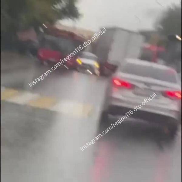 ДТП в Казани: «встретились» два автобуса, такси и грузовик ДТП в Казани: «встретились» два автобуса, такси и грузовик