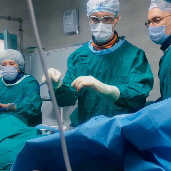 Врачи Челнов прооперировали сердце пенсионерки через вену в бедре