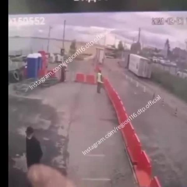 Момент ДТП на переправе в Верхнеуслонском районе Татарстана попал на видео