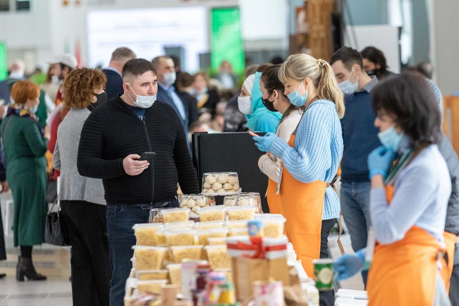 Наиль Магдеев: Мы пока слава Богу не наблюдаем в Челнах снижения деловой активности, роста безработицы, задолженностей по зарплате
