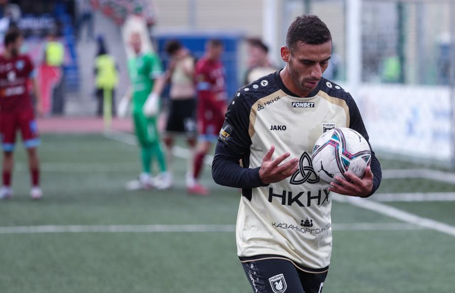 Победа на фоне забора. «Рубин» взял важнейшие три очка в Домодедово Победа на фоне забора. «Рубин» взял важнейшие три очка в Домодедово