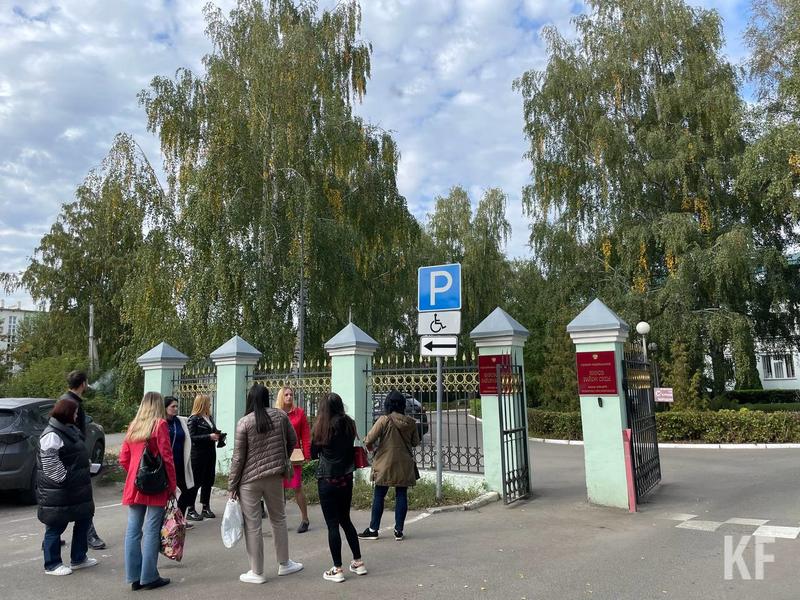 Экс-работницам спортуниверситета Казани, похитившим 42 миллиона, отменили приговор из-за процессуальных нарушений, несмотря на полное признание вины Экс-работницам спортуниверситета Казани, похитившим 42 миллиона, отменили приговор из-за процессуальных нарушений, несмотря на полное признание вины