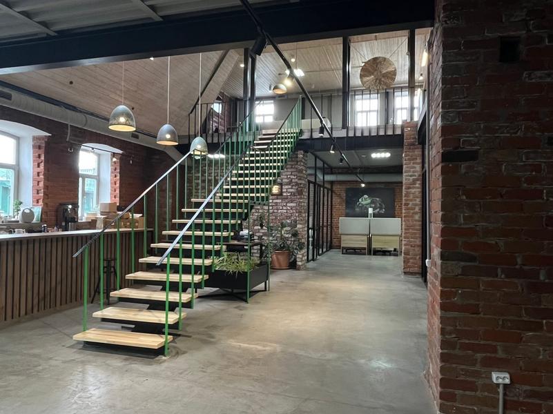 «Какой пейзаж, какой пассаж»: Собственник Чернояровского пассажа продает помещение в пользу мечты