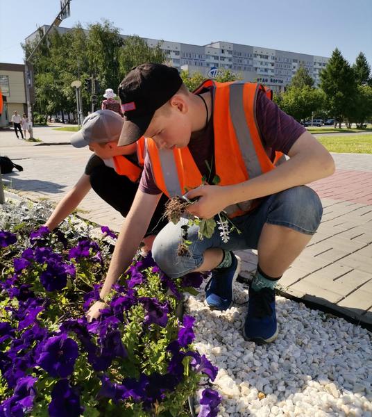 Летом в Нижнекамске трудоустроили более 1300 детей со средней зарплатой  от 10 до 15 тысяч рублей