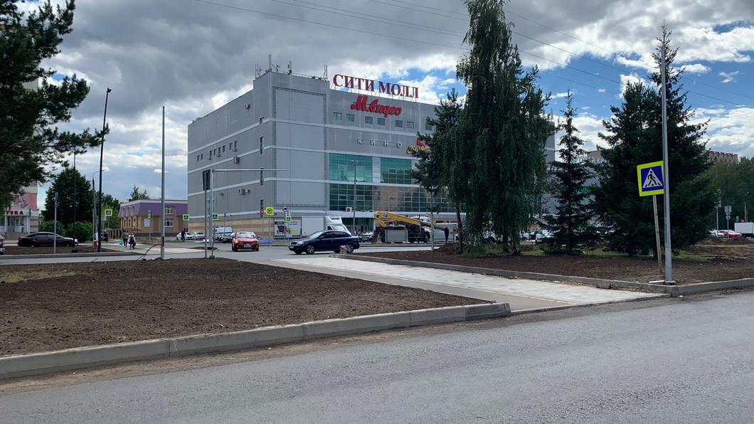 У «Сити Молла» в Нижнекамске на пешеходном переходе женщина на «Мазде» сбила пенсионерку