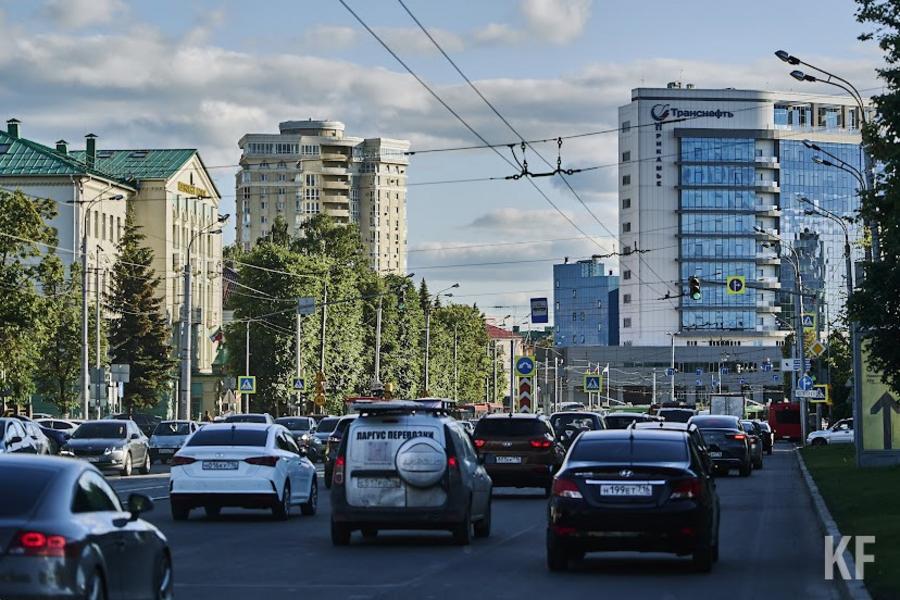 Россияне стали чаще ездить за автомобилями в Казахстан Россияне стали чаще ездить за автомобилями в Казахстан