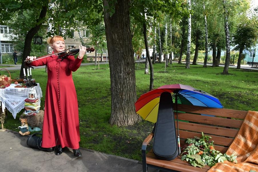 Миннихинов посетил обновленные четыре двора по программе «Наш двор»